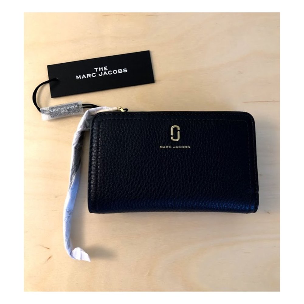 NWT Marc Jacobs The Softshot  Compact Wallet
